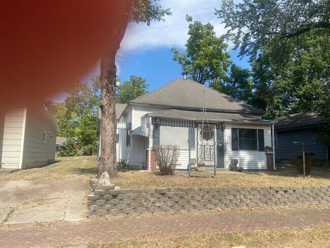 Building Photo - 312 W Martin St