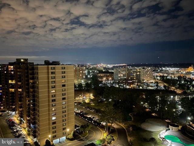 Building Photo - 205 Yoakum Pkwy