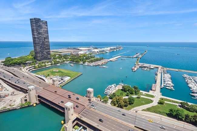 Building Photo - 450 E Waterside Dr
