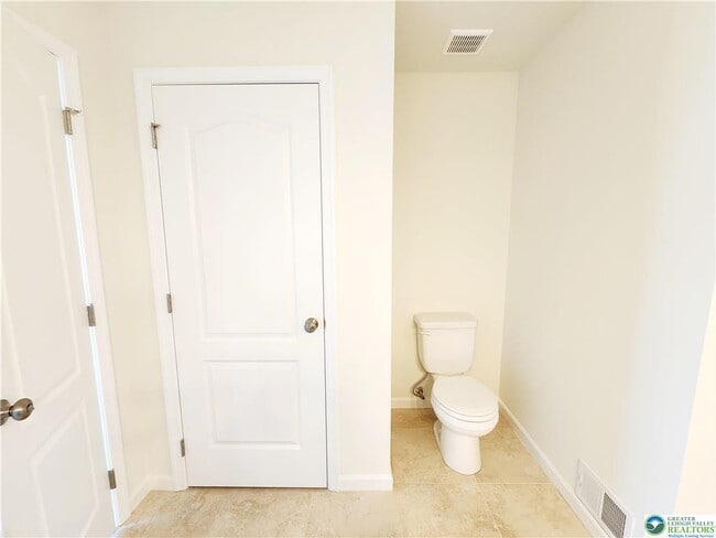 Building Photo - 422 Gray Feather Way