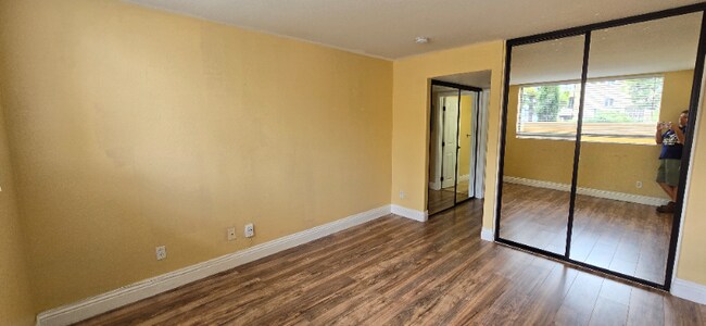 Building Photo - 3965 Nobel Dr