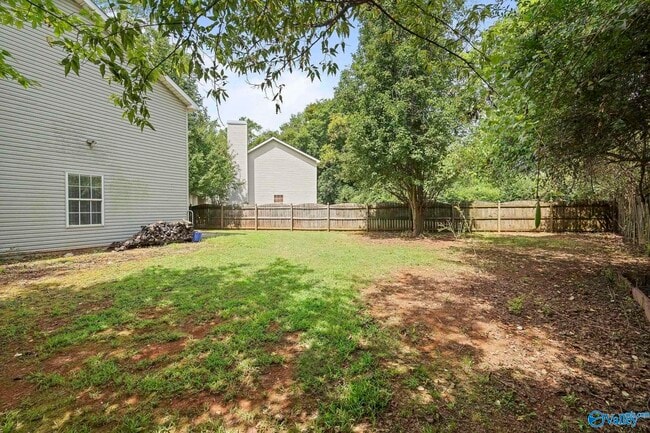 Building Photo - 300 Sweetwood Ln NW