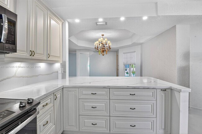 Building Photo - 11698 Briarwood Cir