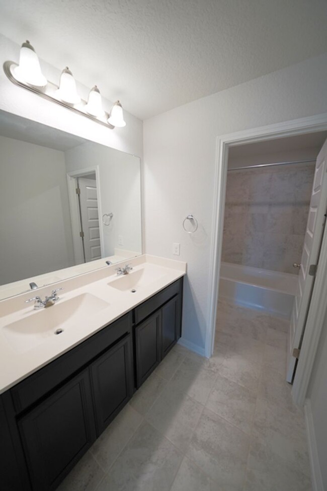 Building Photo - Gorgeous Like-New Home in Asher Place (Sai...