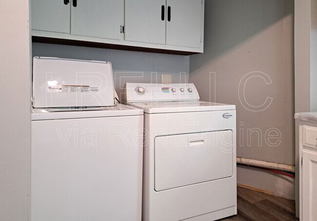 Building Photo - 715 N 33rd St