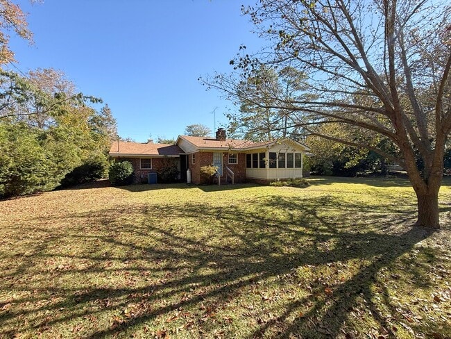 Building Photo - 222 Knox Dr