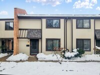 Building Photo - 1750 Henley St