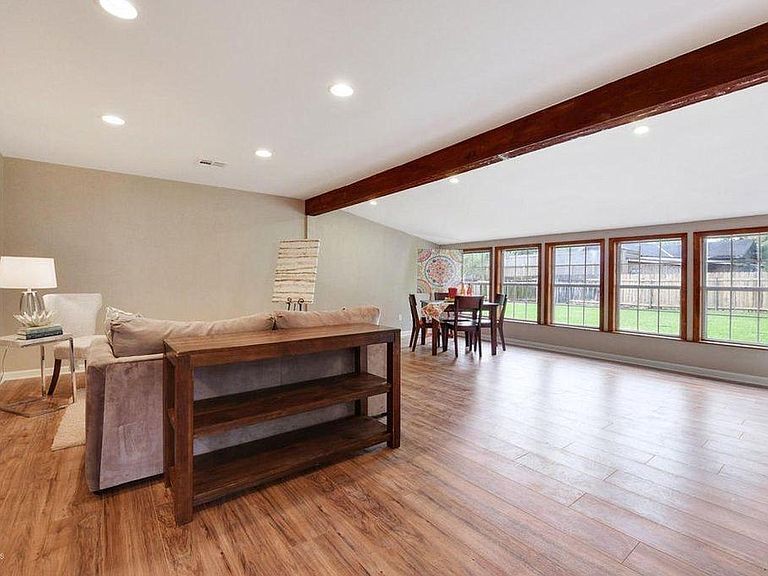 Building Photo - 162 Grand Ave