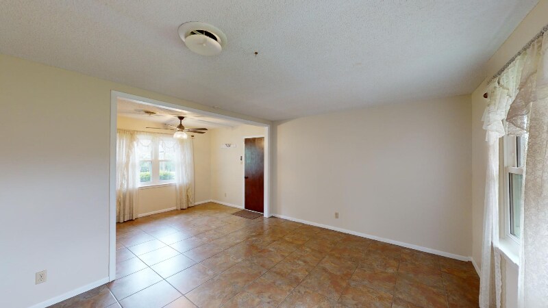 Building Photo - 203 Mesa Dr