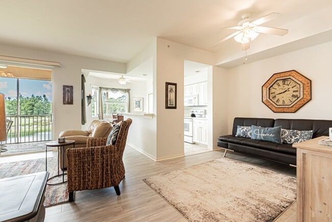 Building Photo - Fully Furnished Seasonal Condo Rental At G...