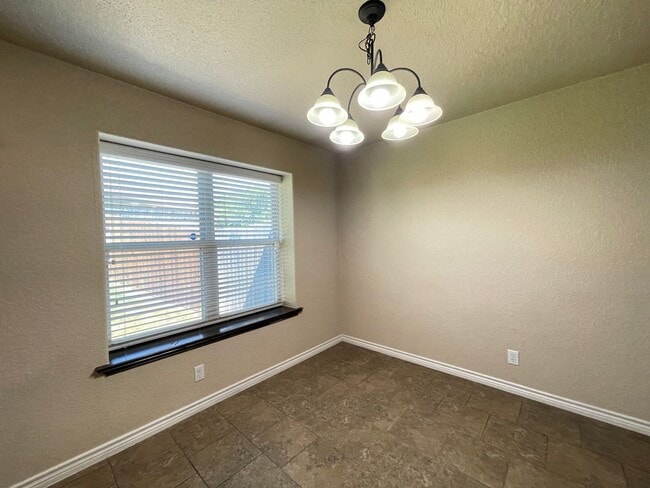 Building Photo - 601 W Little Dipper Dr