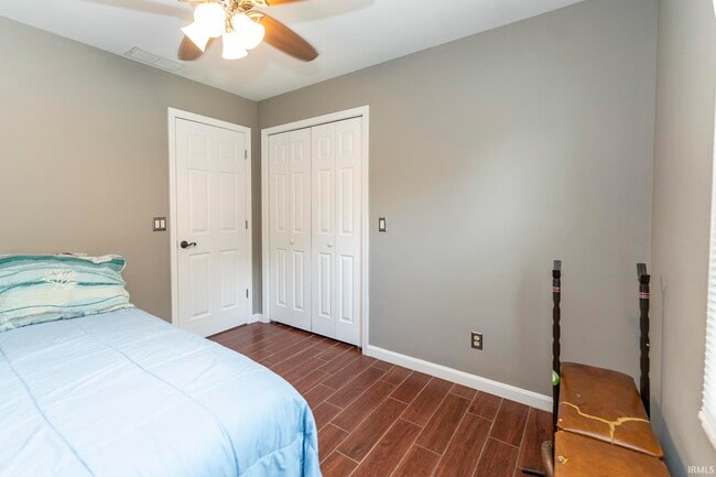 Building Photo - 7122 Woods Dr