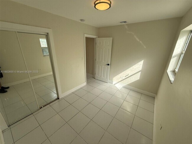 Building Photo - 7410 Granada Blvd
