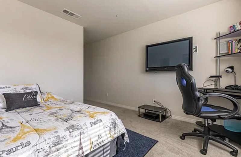 Building Photo - 7818 Poppy Ln