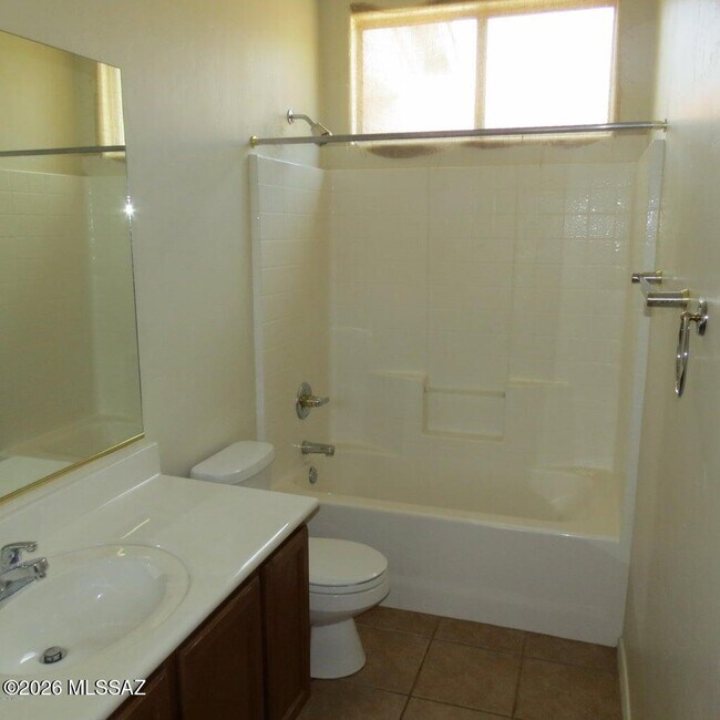 Building Photo - 5569 W Crimson Bluff Dr