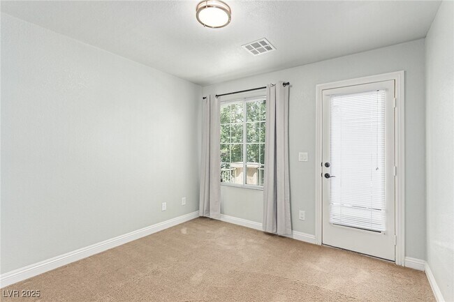 Building Photo - 10275 Headrick Dr