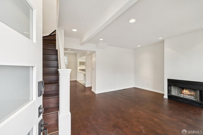 Building Photo - 971 Filbert St