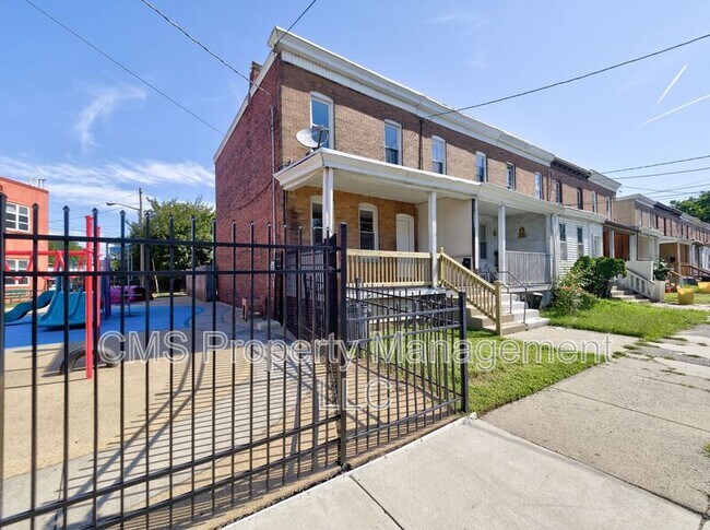 Building Photo - 12 Adella Ave