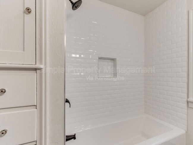 Building Photo - 2529 NW 16th St