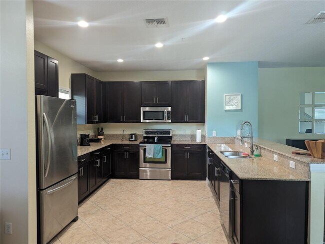 Building Photo - 201 Maplebrook Dr