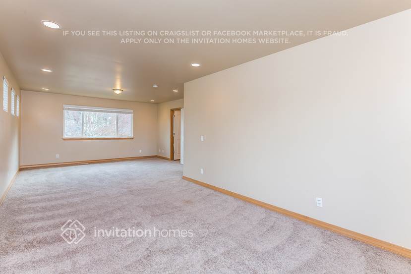 Building Photo - 6717 47th Pl NE