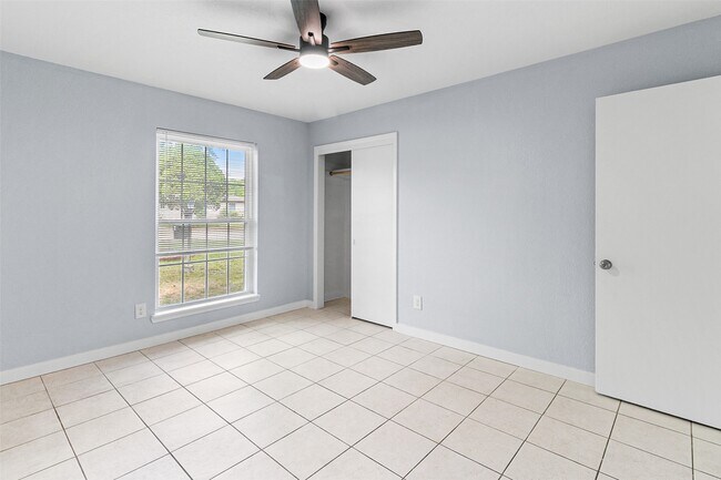 Building Photo - 9002 Bunny Run Dr