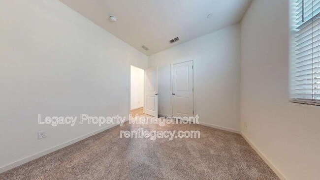 Building Photo - 3998 E Commerce Way