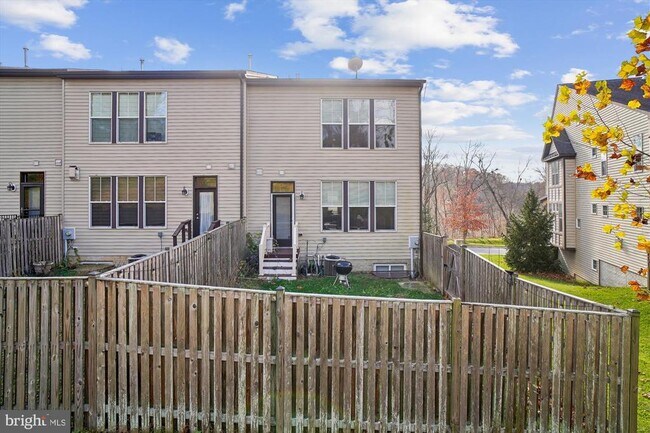 Building Photo - 6947 Country Club Terrace