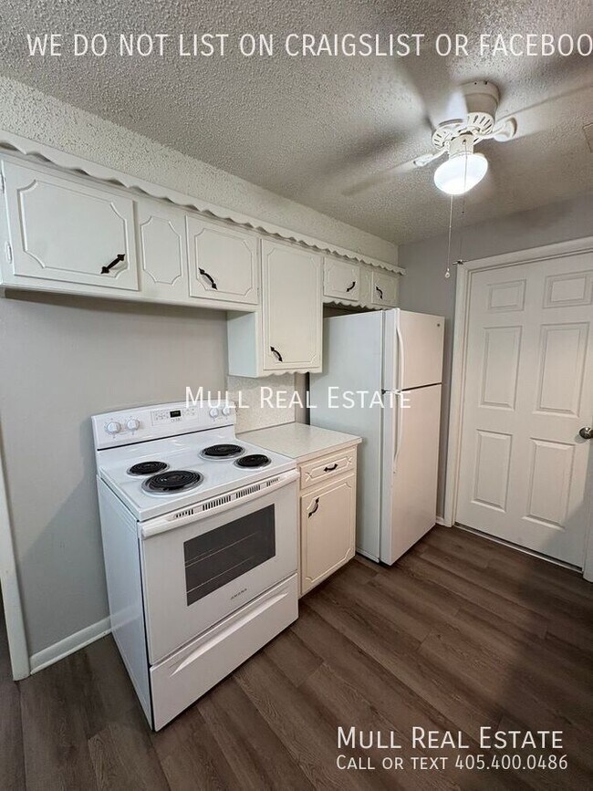 Building Photo - 817 Arnold Ave