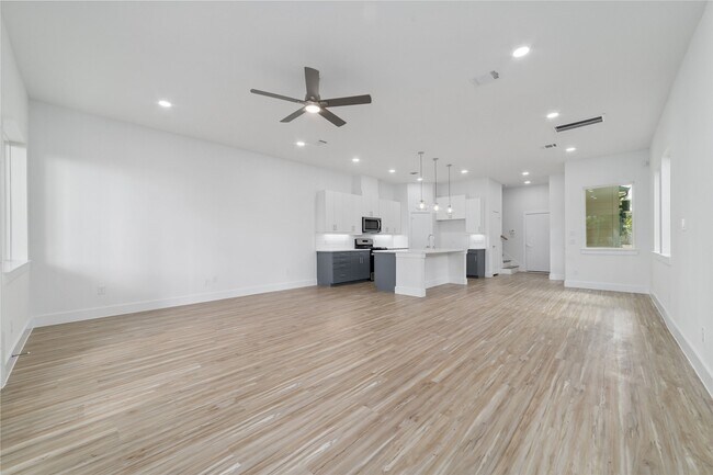 Building Photo - 2109 Holman St
