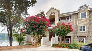 Building Photo - 9816 Emerald Point Dr