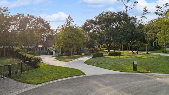 Building Photo - 5831 NW 81st Terrace