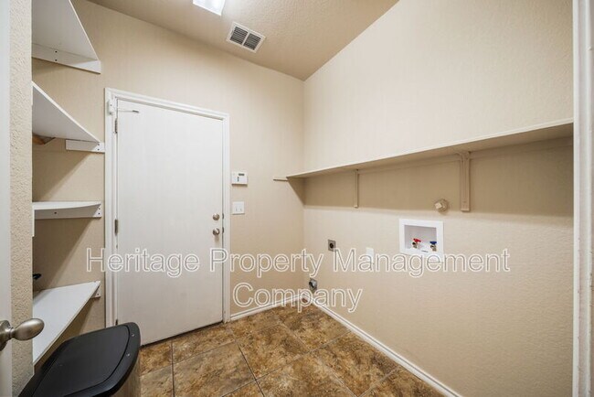 Building Photo - 10713 Gemsbuck Lodge