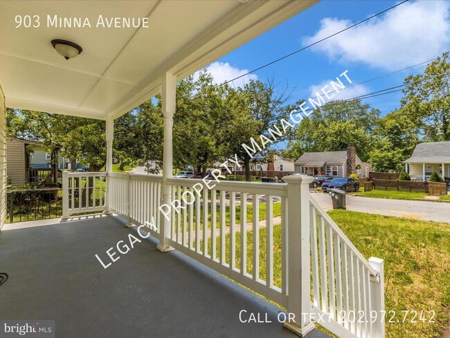 Building Photo - 903 Minna Ave