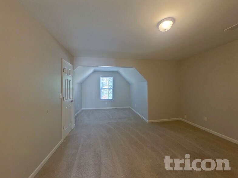 Building Photo - 5506 Linda Vista Ln