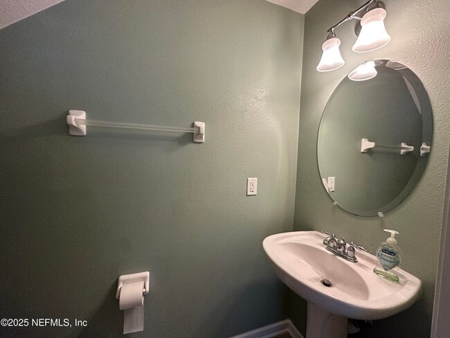 Building Photo - 11197 Castlemain Cir W