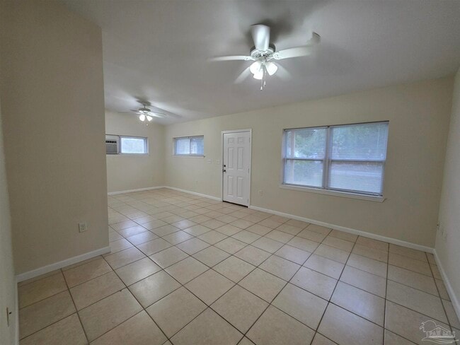 Building Photo - 604 N 70th Ave