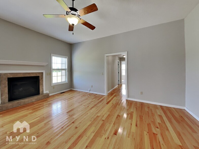 Building Photo - 5769 W Alexa Ln