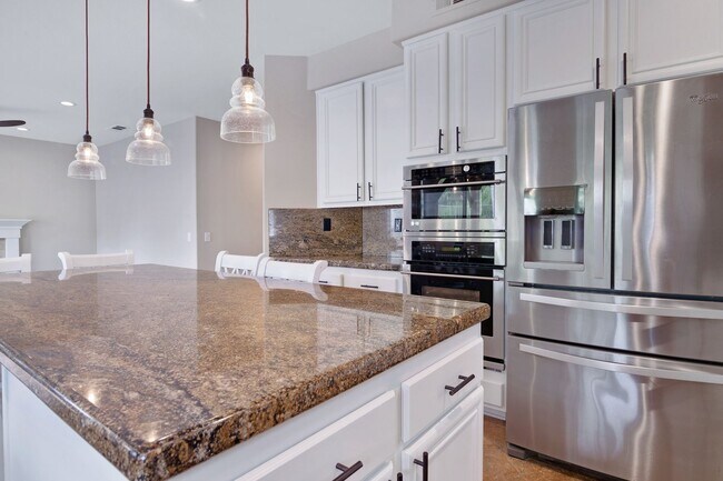 Building Photo - Forester Ranch Oasis!