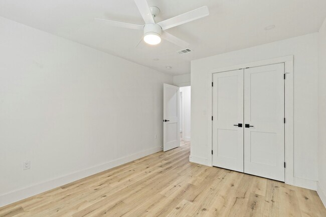 Building Photo - 15655 Regal Hill Cir