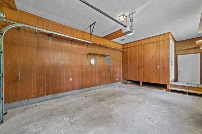 Building Photo - 204 McNeil Rd