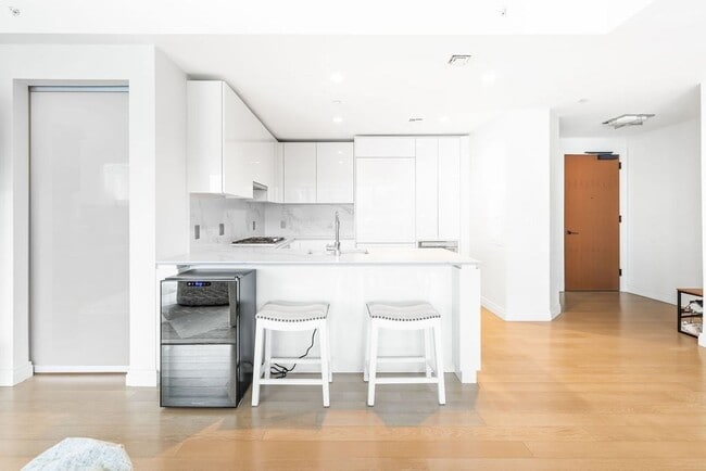 Building Photo - 135 Seaport Blvd