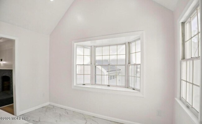 Building Photo - 99 Ravine Dr
