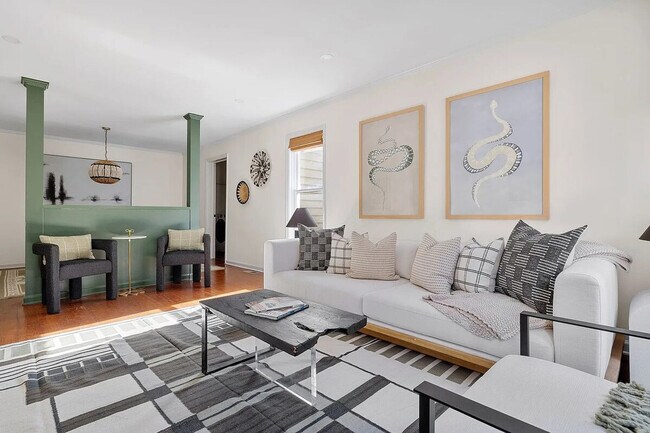 Building Photo - 4 Gateway Walk