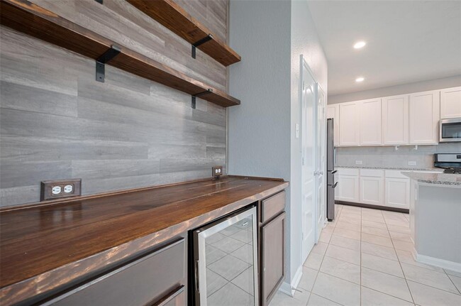 Building Photo - 5011 Pine Ridge Knoll Ct