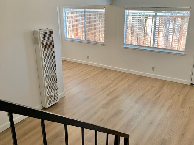 Building Photo - 1471 Gabilan Dr