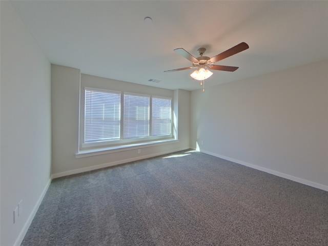 Building Photo - 310 Lincoln Cir