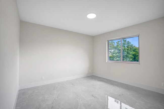 Building Photo - 2881 NW 98th Way