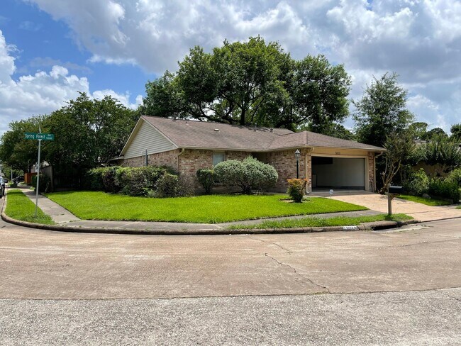 Building Photo - 5003 Spring Forest Dr