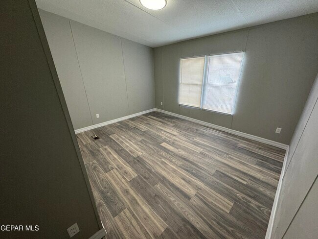 Building Photo - 241 Passmore Rd